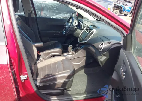 2017 Chevrolet Sonic Premier Auto z USA, uszkodzony, nr VIN 1G1JF5SB1H4118733